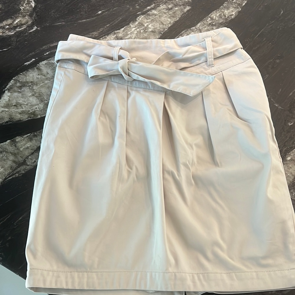 Cream skirt, high waisted, size S, good condition